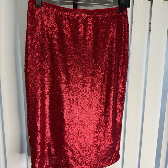 Elegant Red Sequin Pencil Skirt - Picture 6 of 12